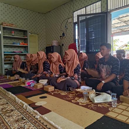 Acara Penutupan Pelatihan Menjahit di Desa Pasiraman